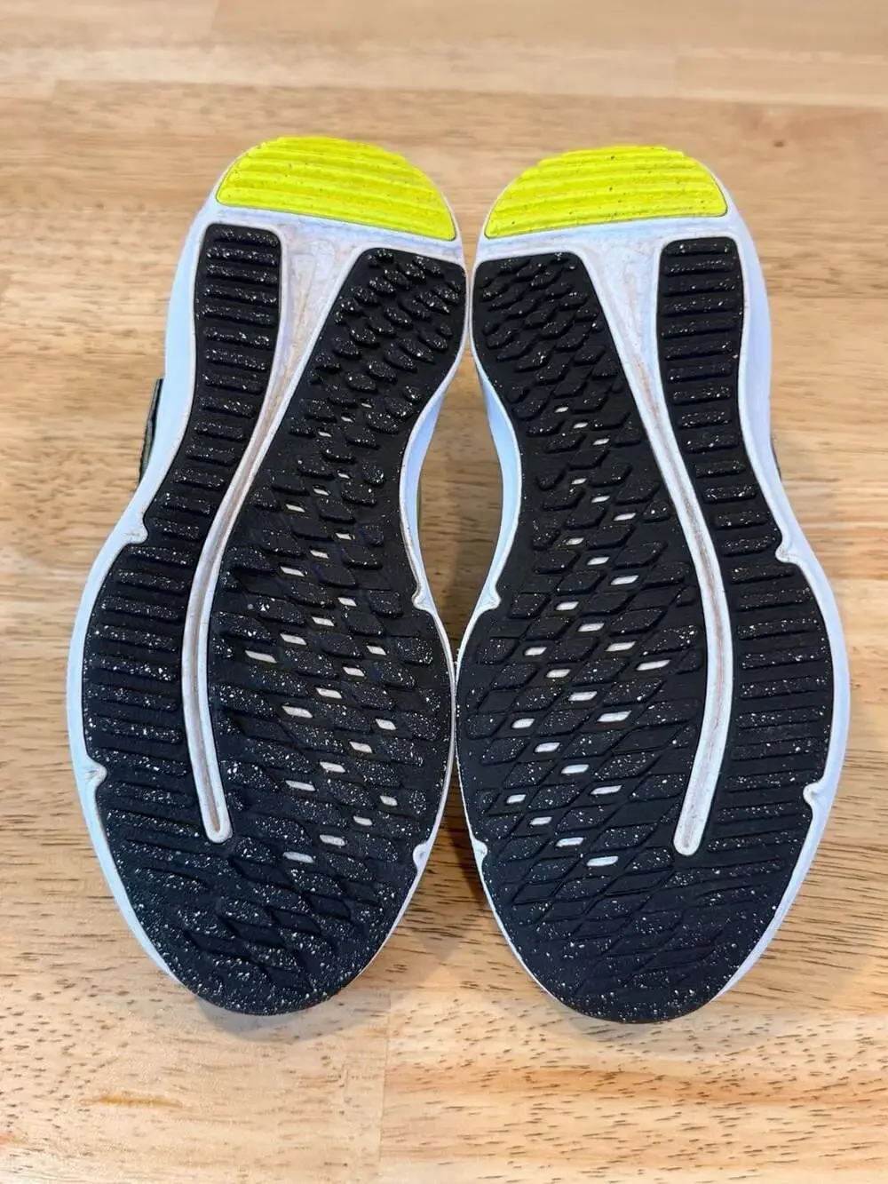 Nike Cosmic Runner PS Running Sneakers Black Wolf Grey Volt